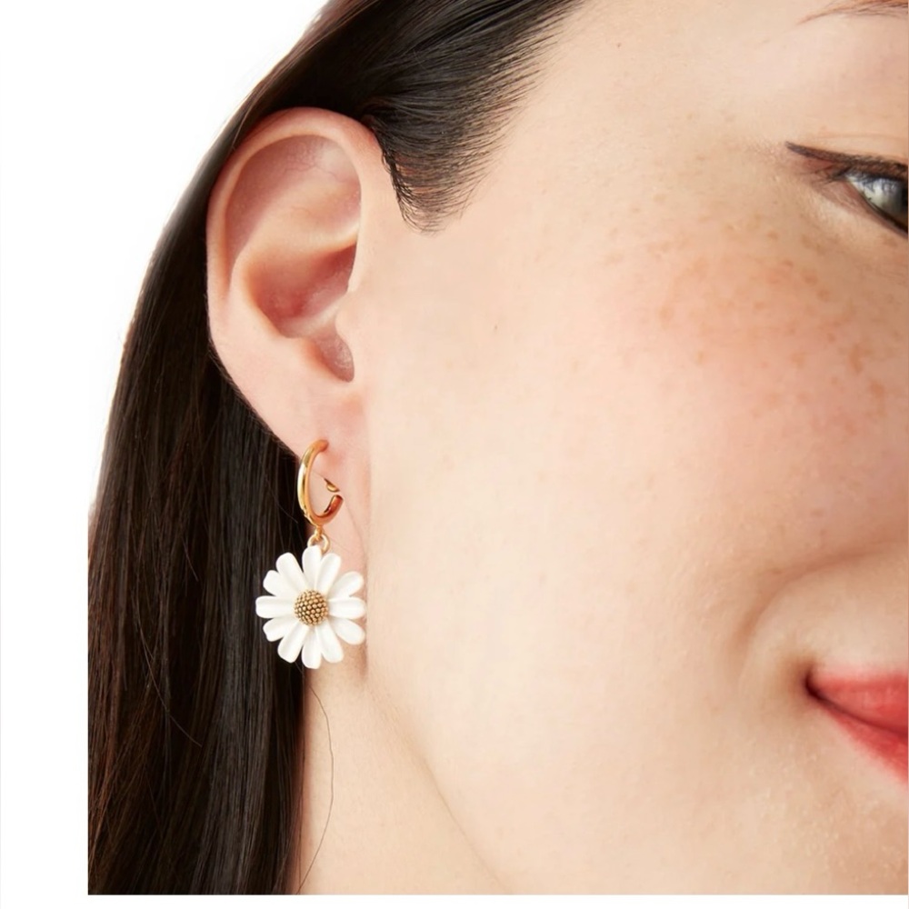 Kate Spade “off we go” daisy hoop earrings - Picture 4 of 4